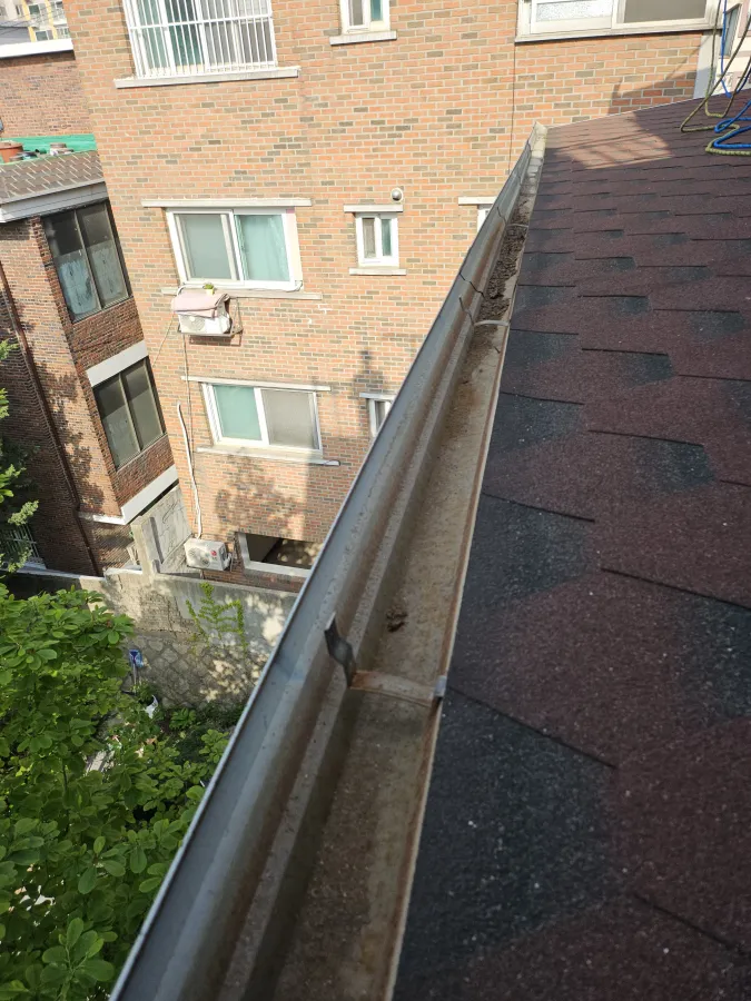 물받이 누수 수리 전 현장